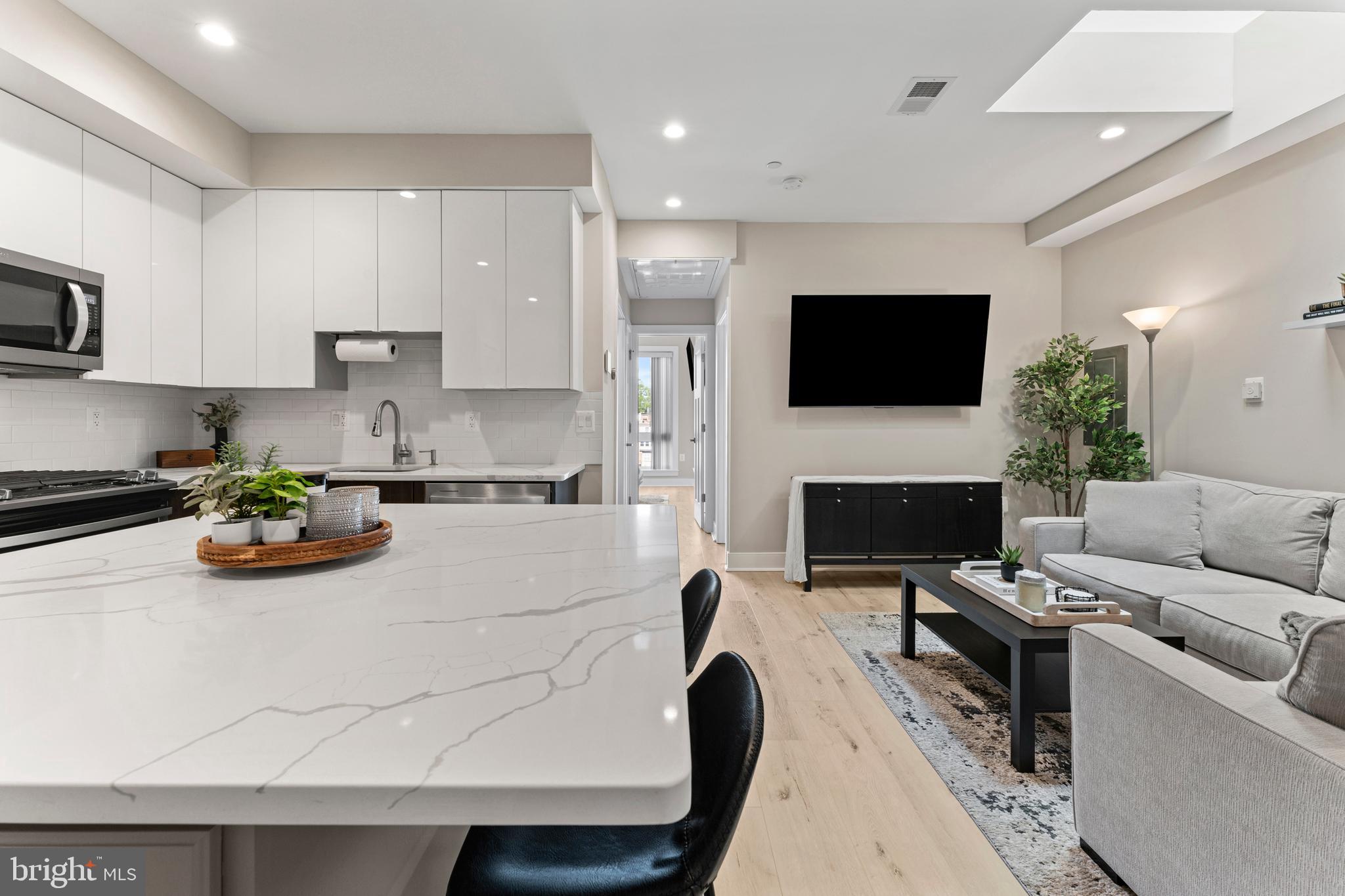 818 NW KENNEDY STREET NW 9