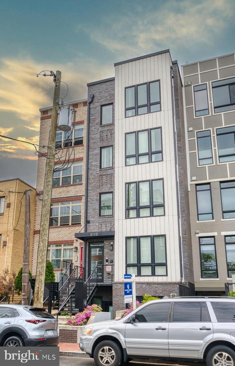 818 NW KENNEDY STREET NW 9