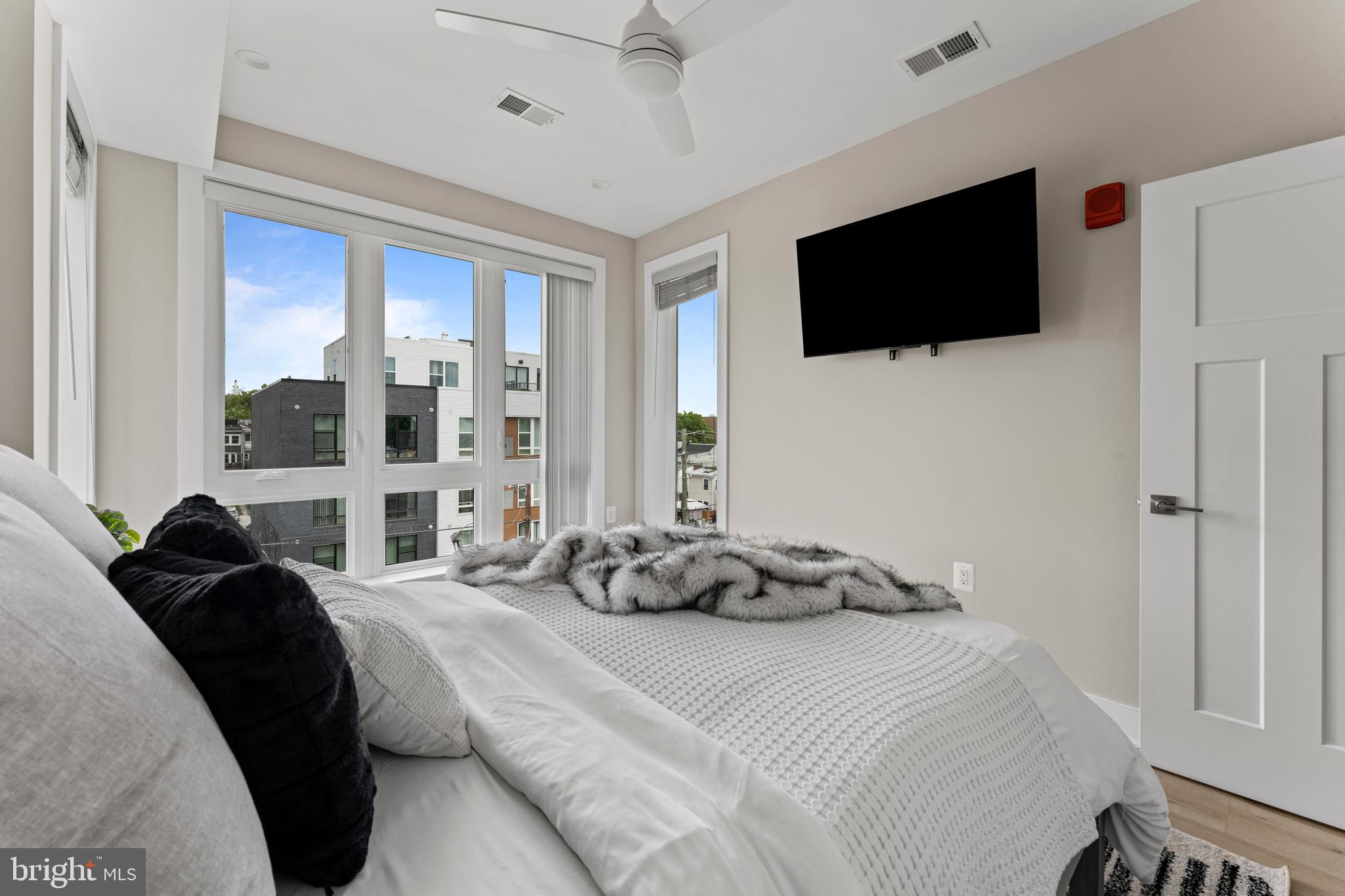 818 NW KENNEDY STREET NW 9