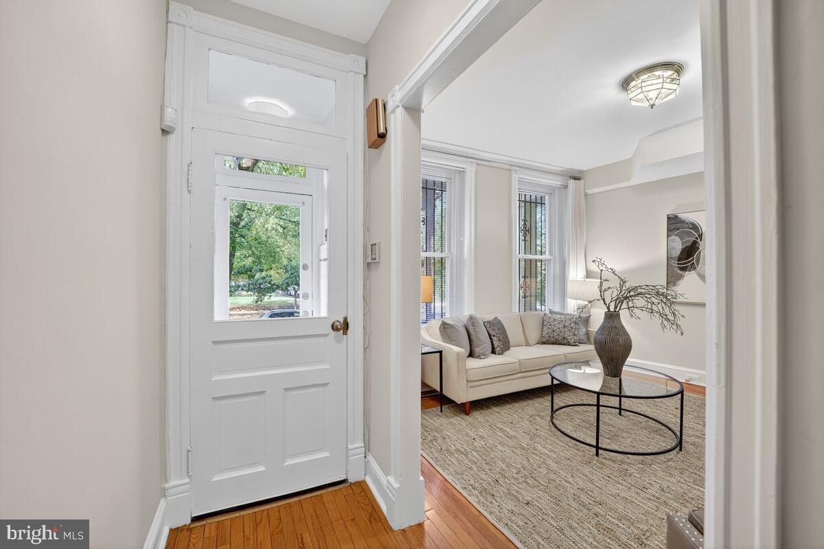 1327 SOUTH CAROLINA AVENUE SE