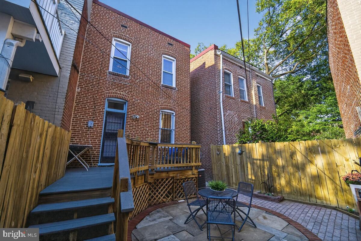 1327 SOUTH CAROLINA AVENUE SE