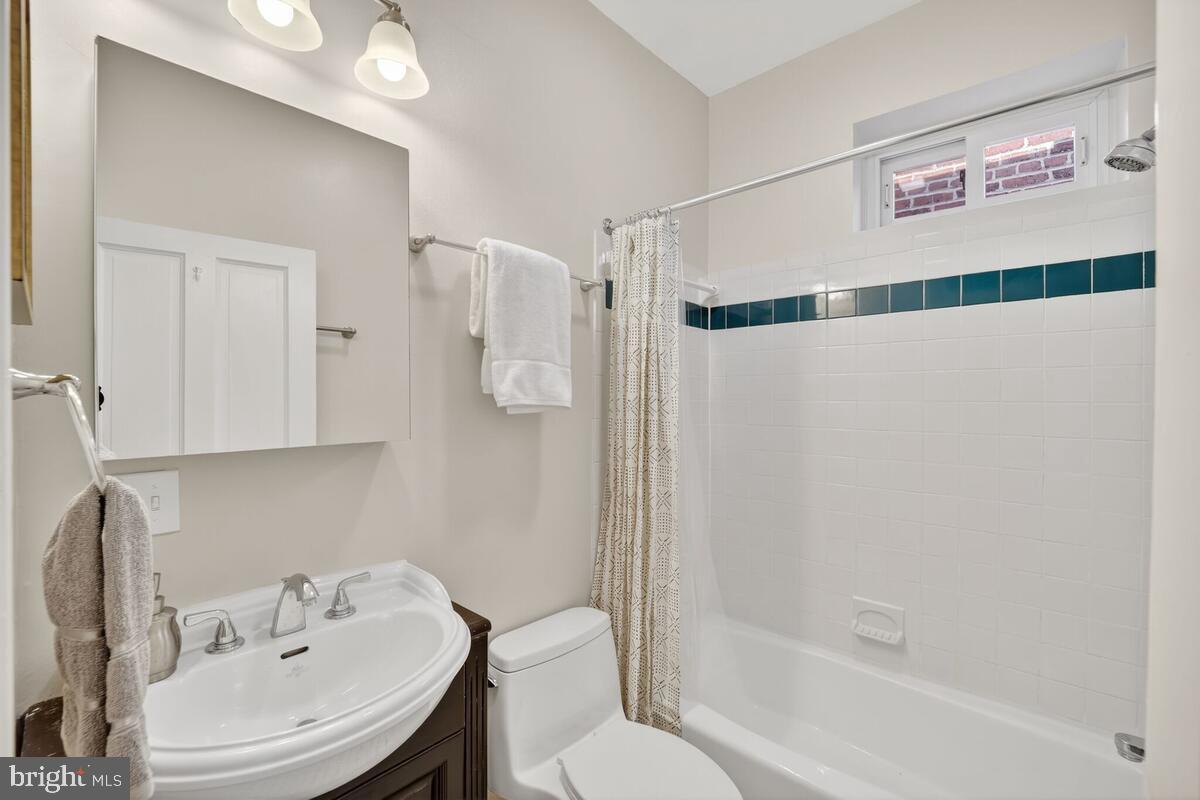 1327 SOUTH CAROLINA AVENUE SE