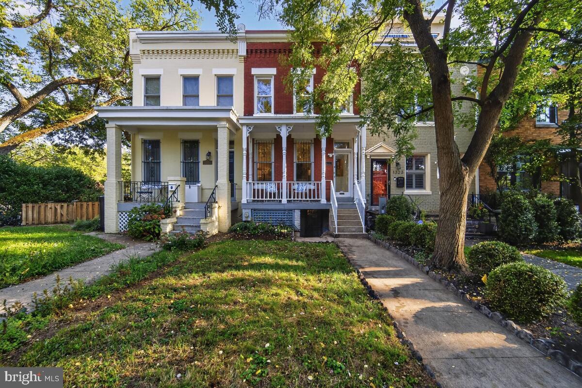 1327 SOUTH CAROLINA AVENUE SE