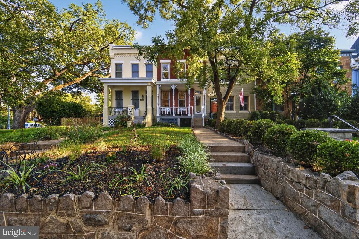 1327 SOUTH CAROLINA AVENUE SE