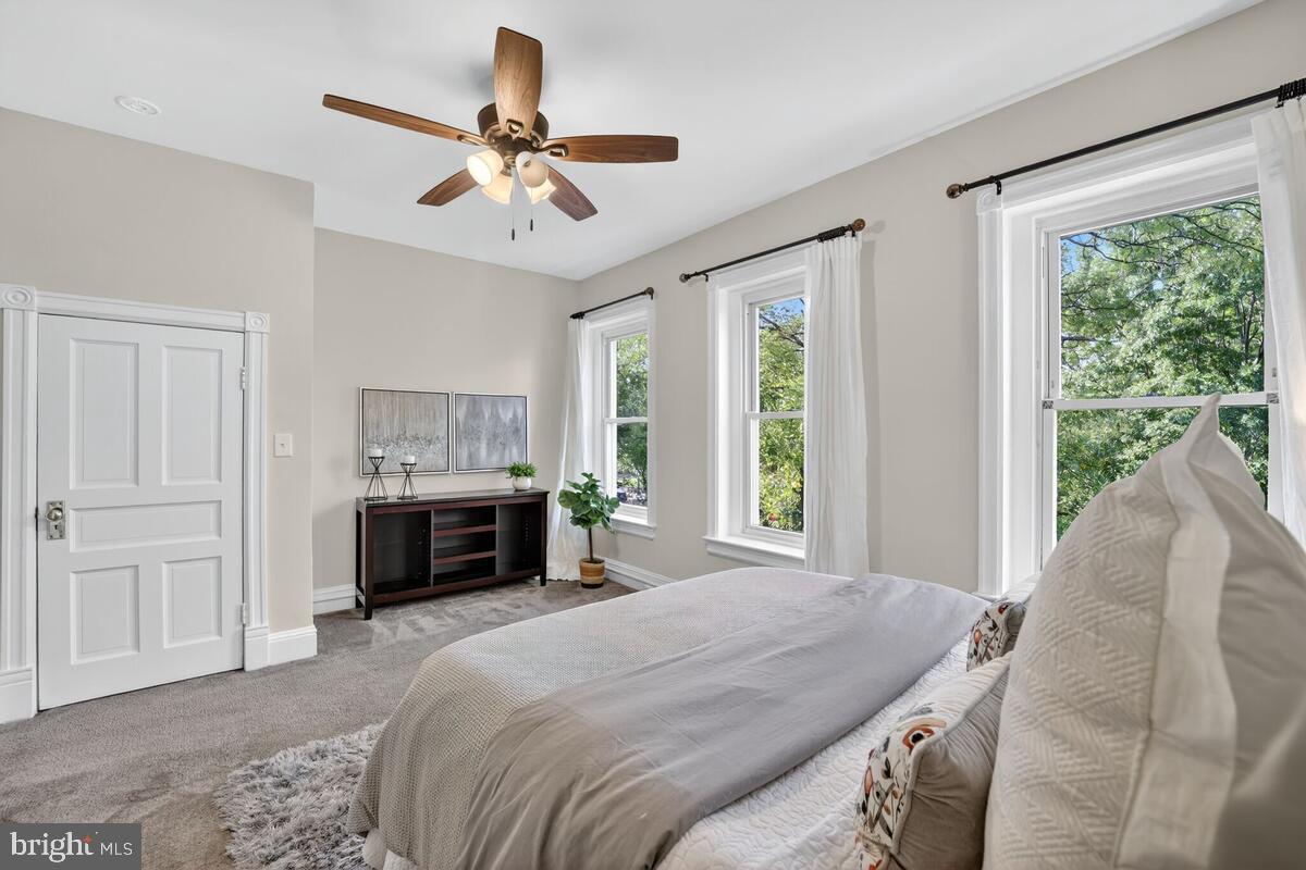 1327 SOUTH CAROLINA AVENUE SE