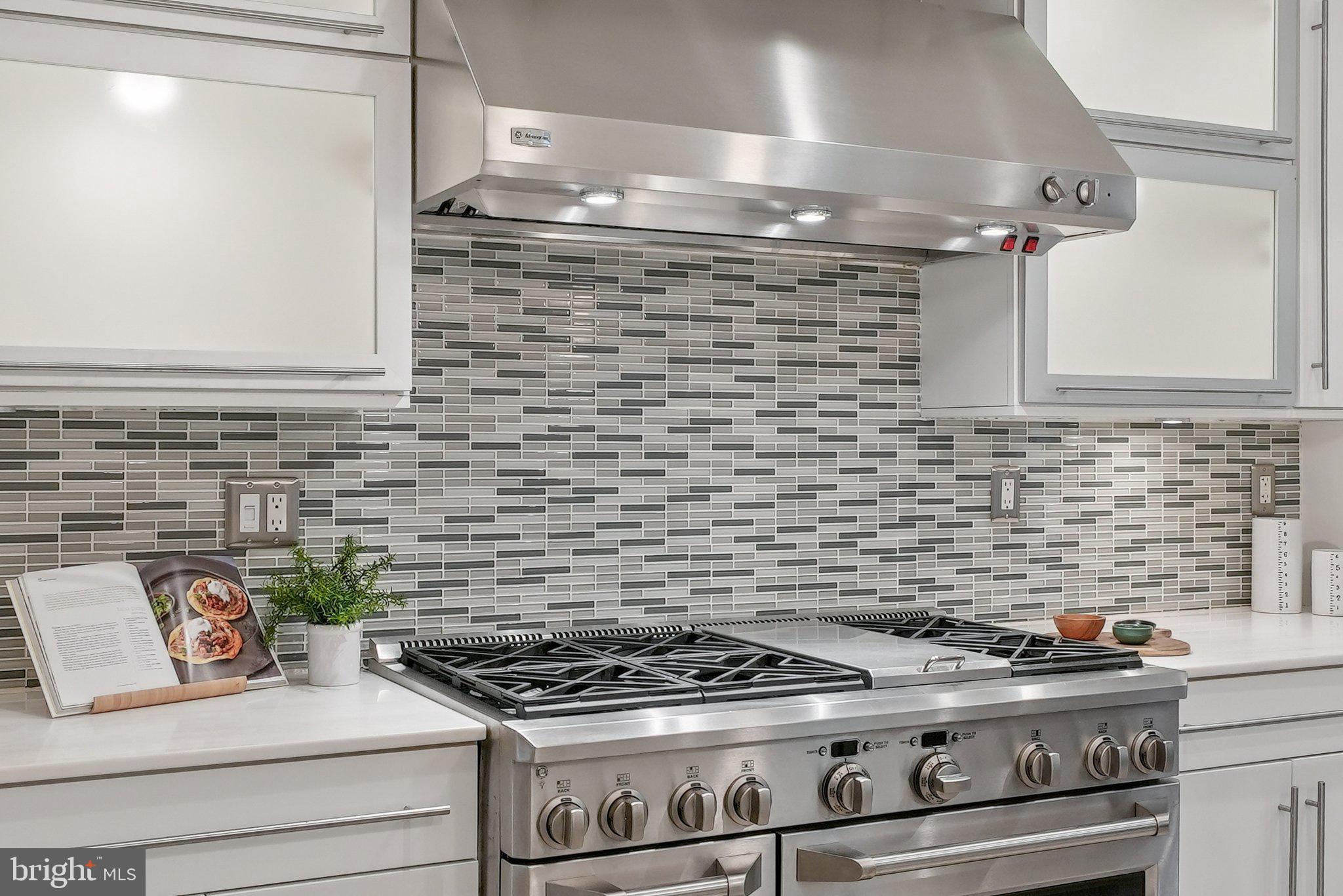 933 WESTMINSTER STREET NW