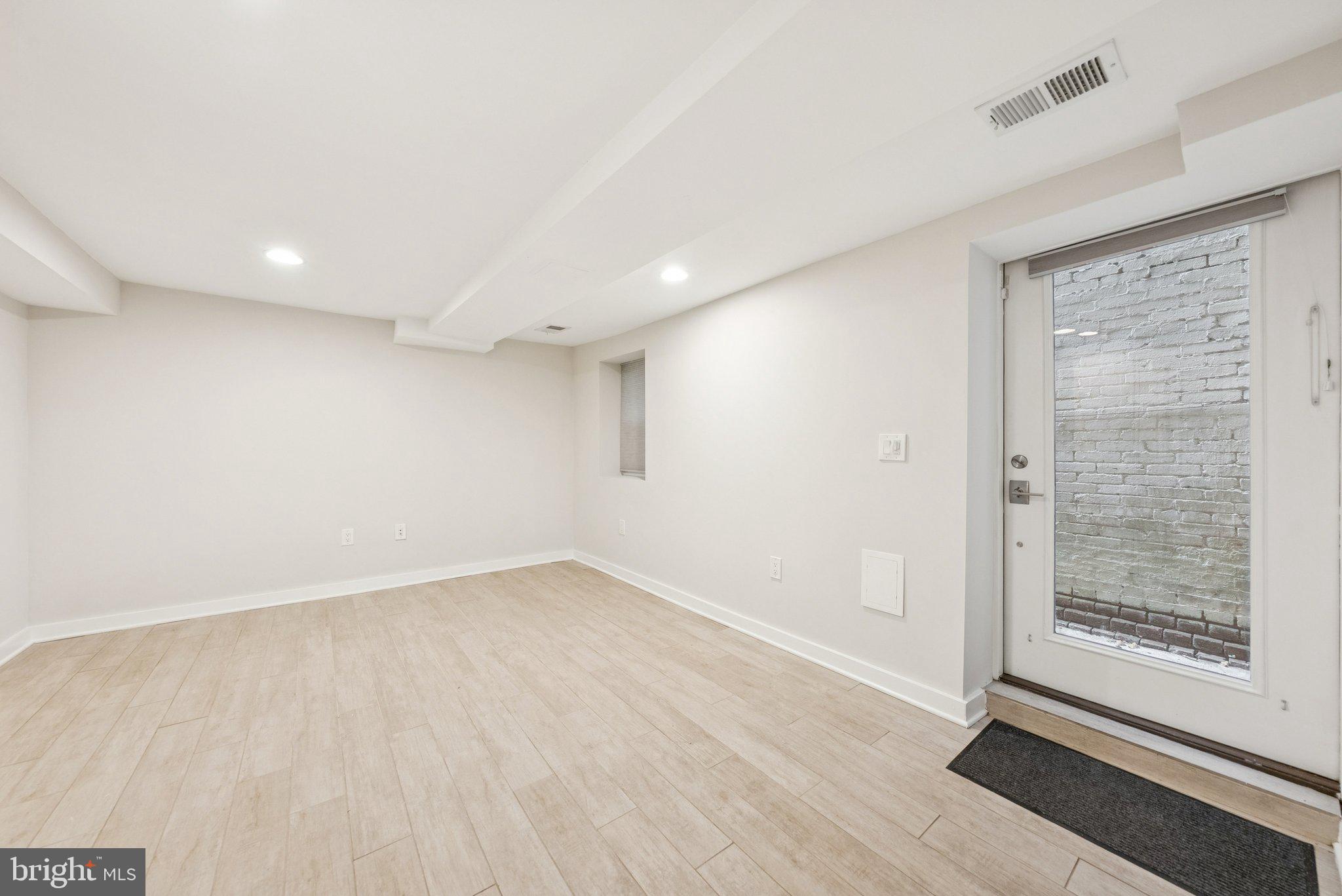 933 WESTMINSTER STREET NW