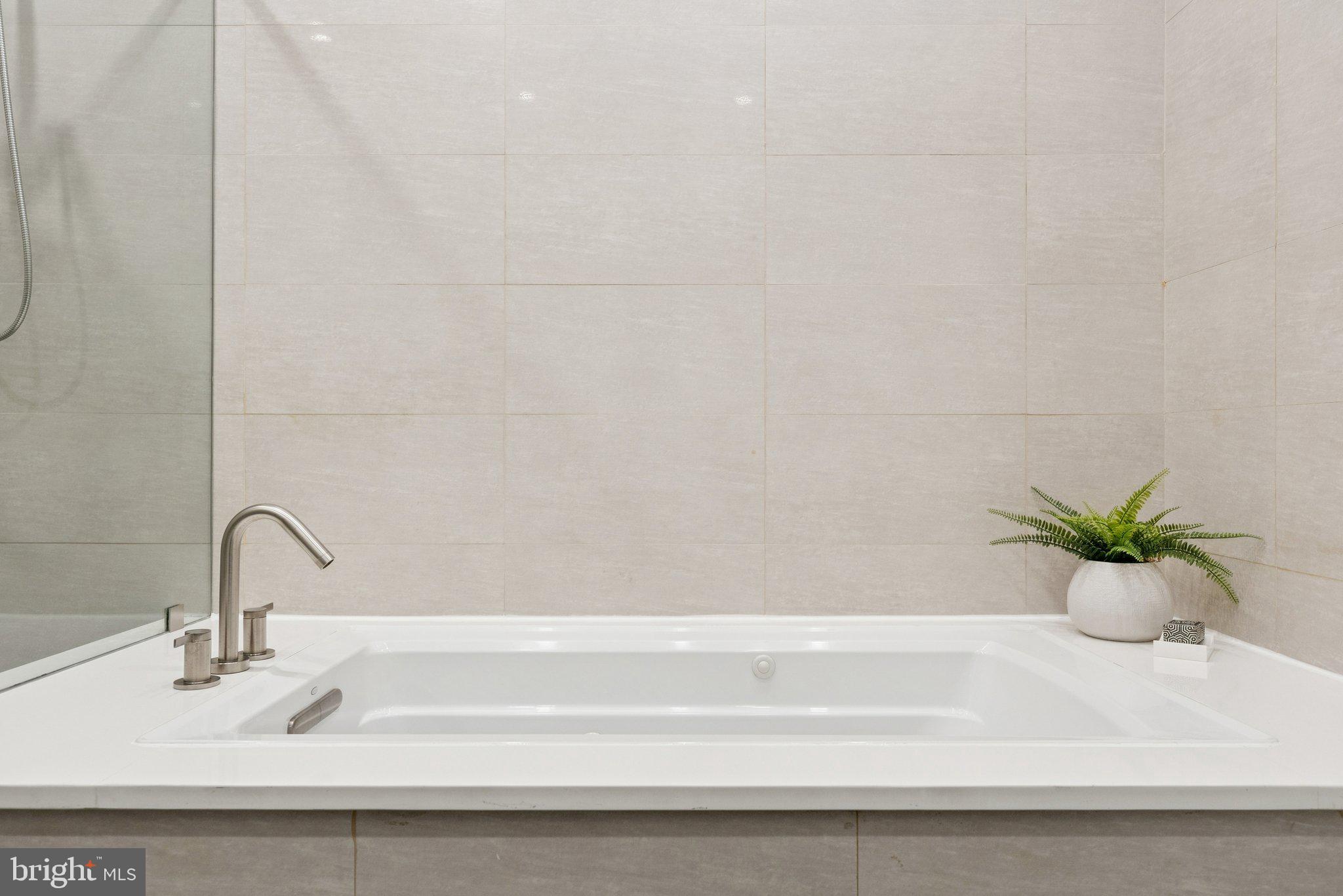 933 WESTMINSTER STREET NW