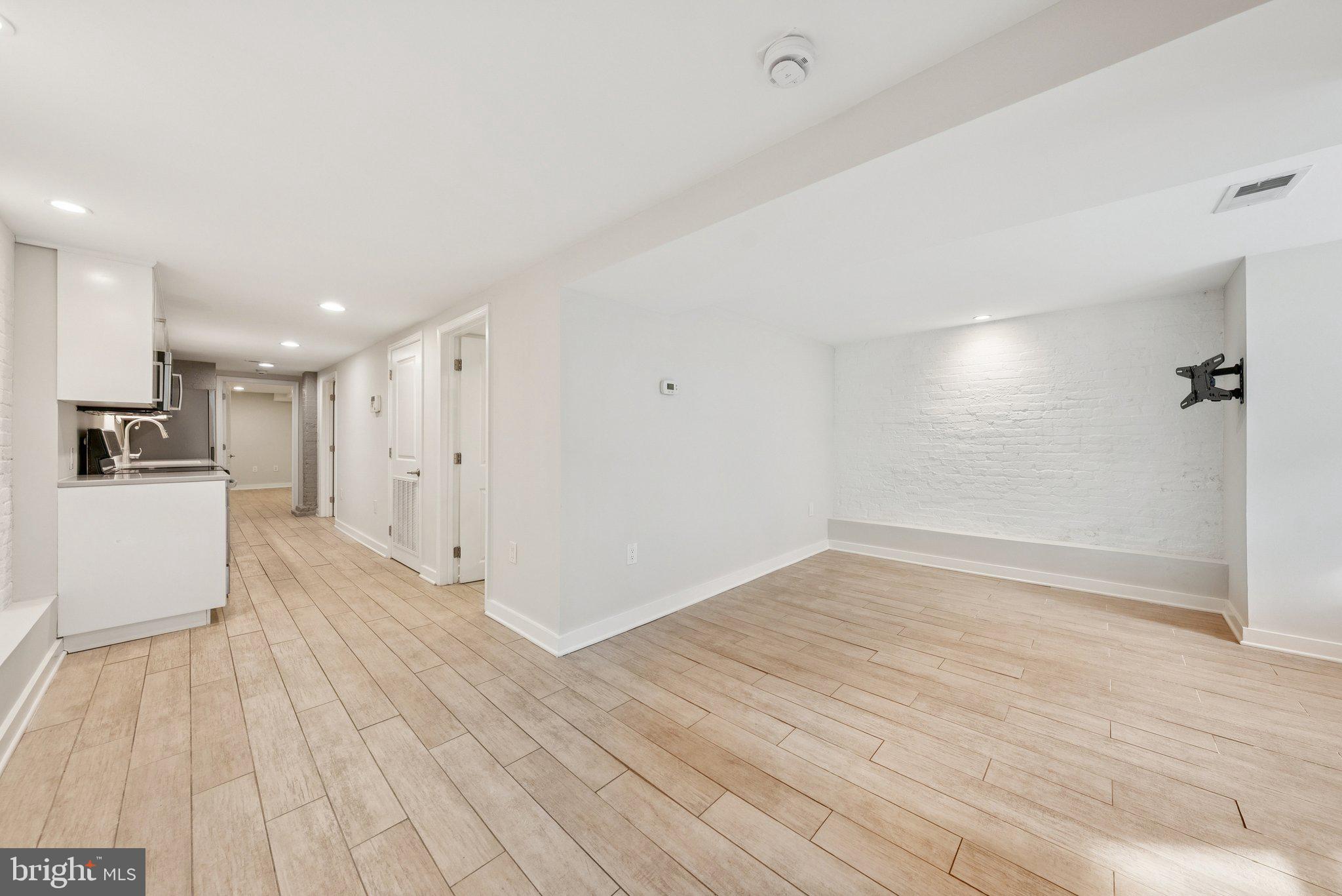 933 WESTMINSTER STREET NW