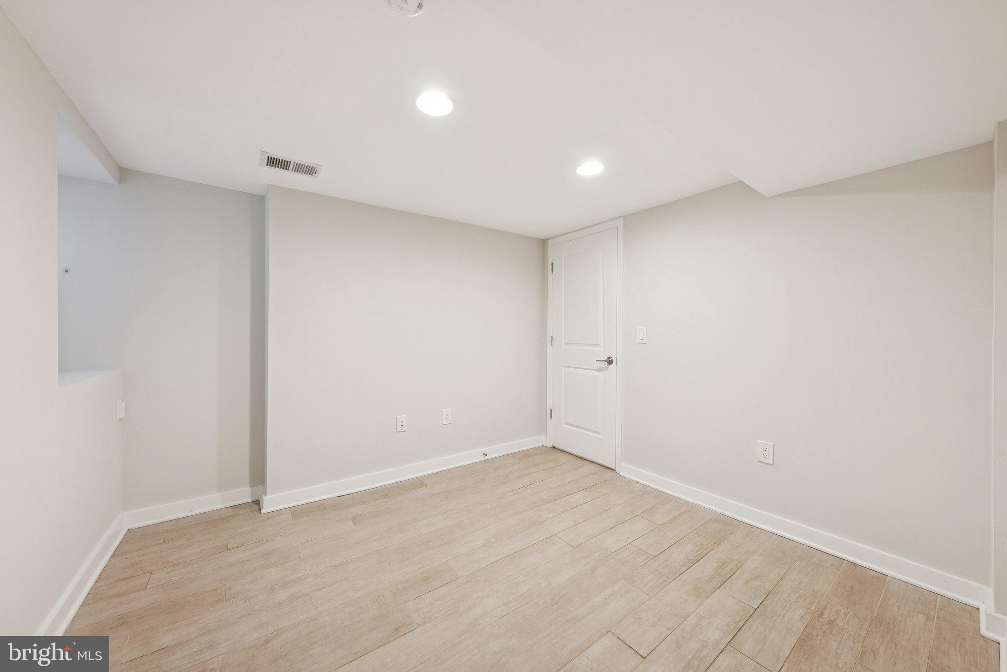 933 WESTMINSTER STREET NW