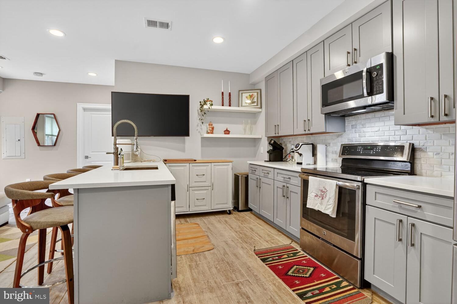 1014 10TH STREET NE 1