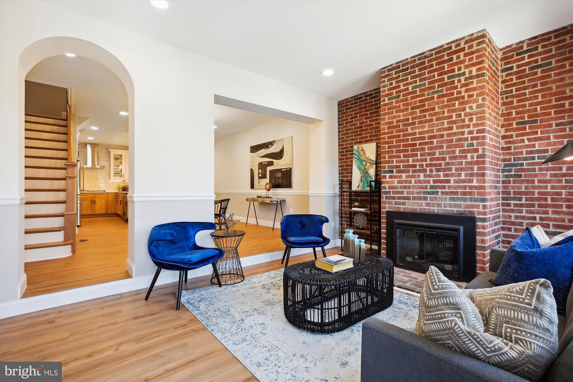 329 15TH STREET NE