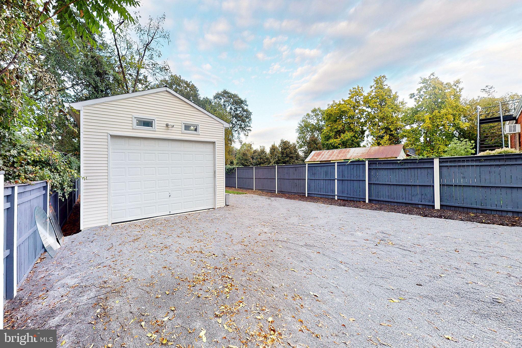 2806 FRANKLIN STREET NE