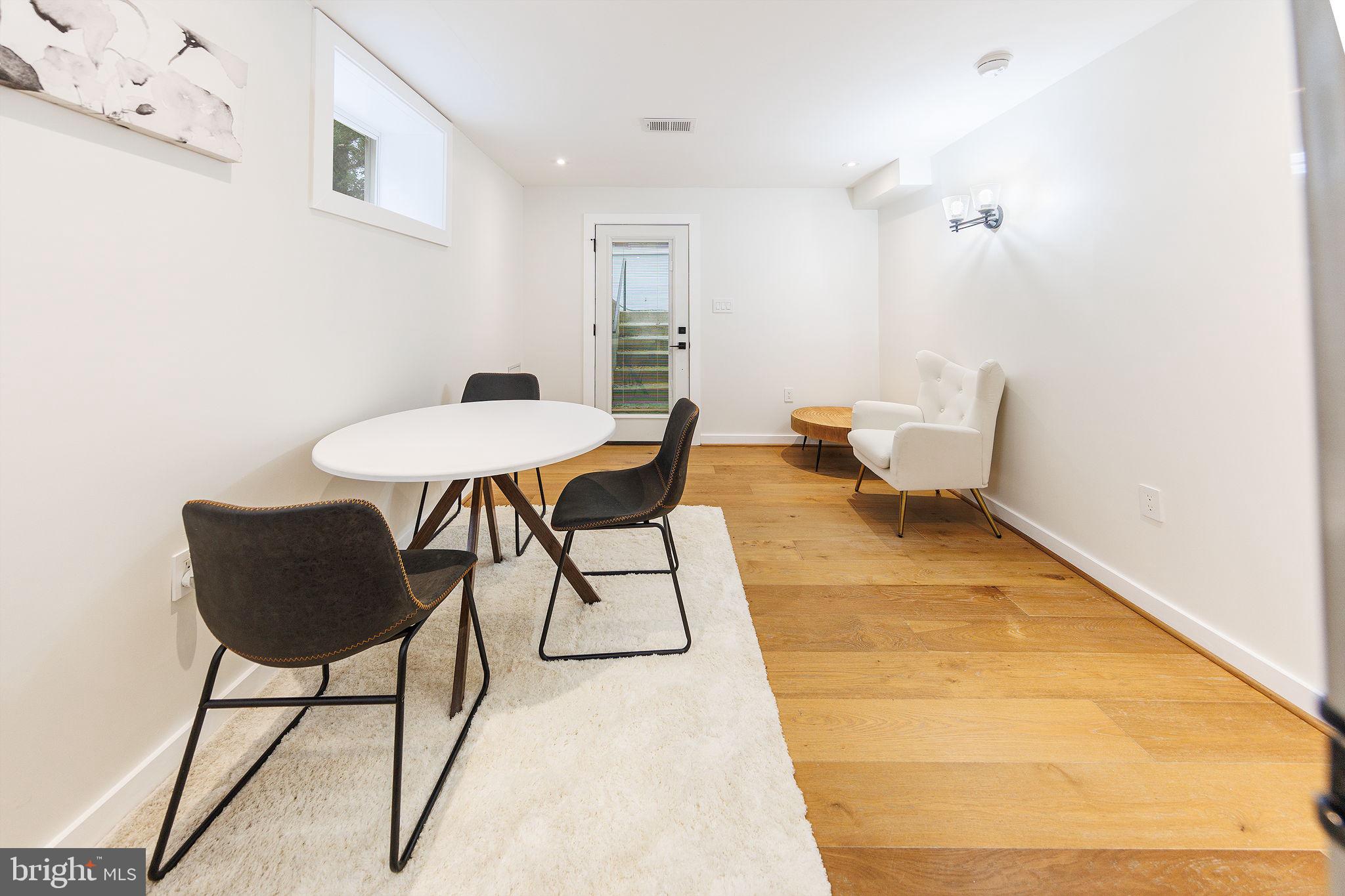 2806 FRANKLIN STREET NE