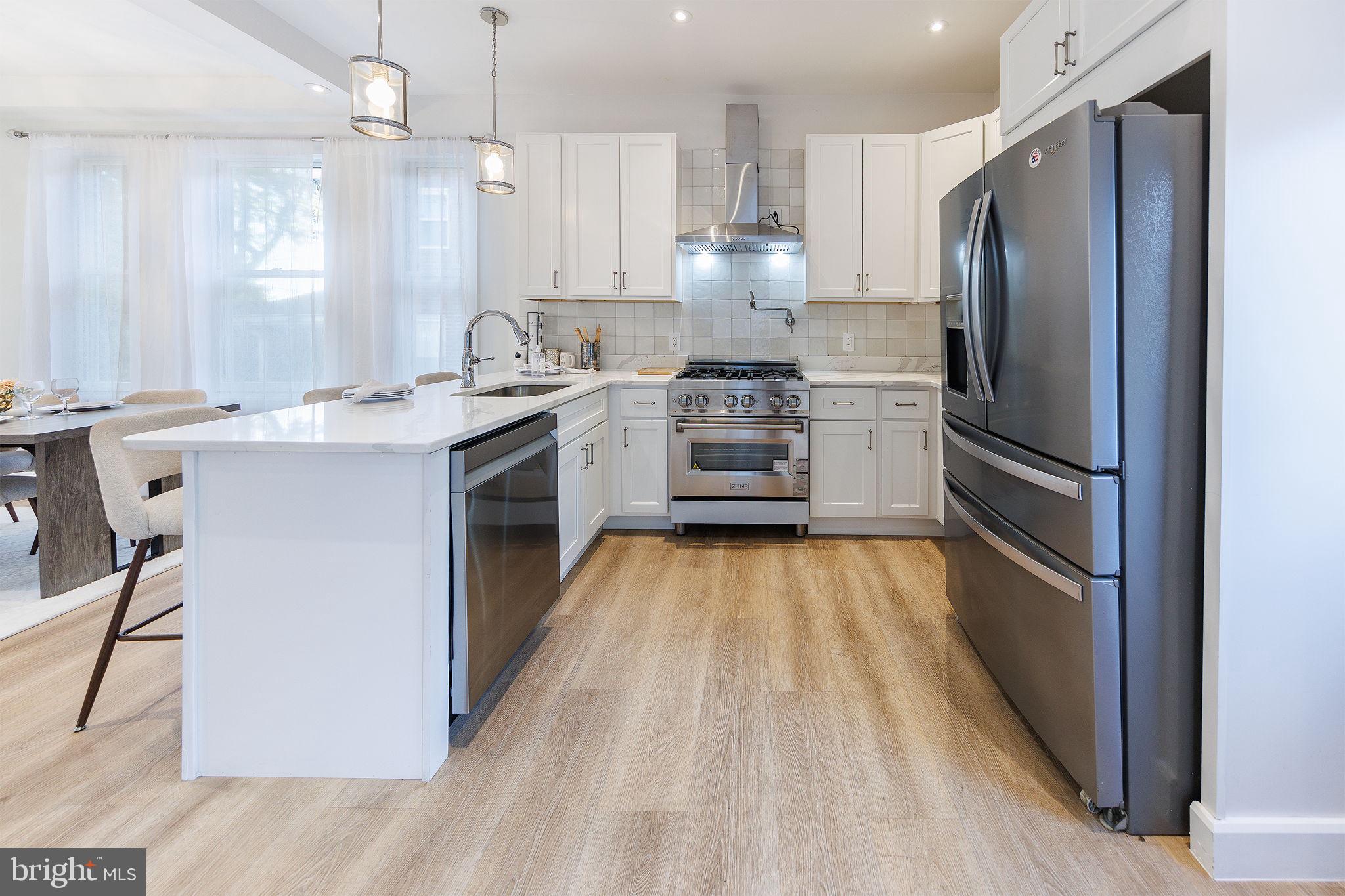 2806 FRANKLIN STREET NE