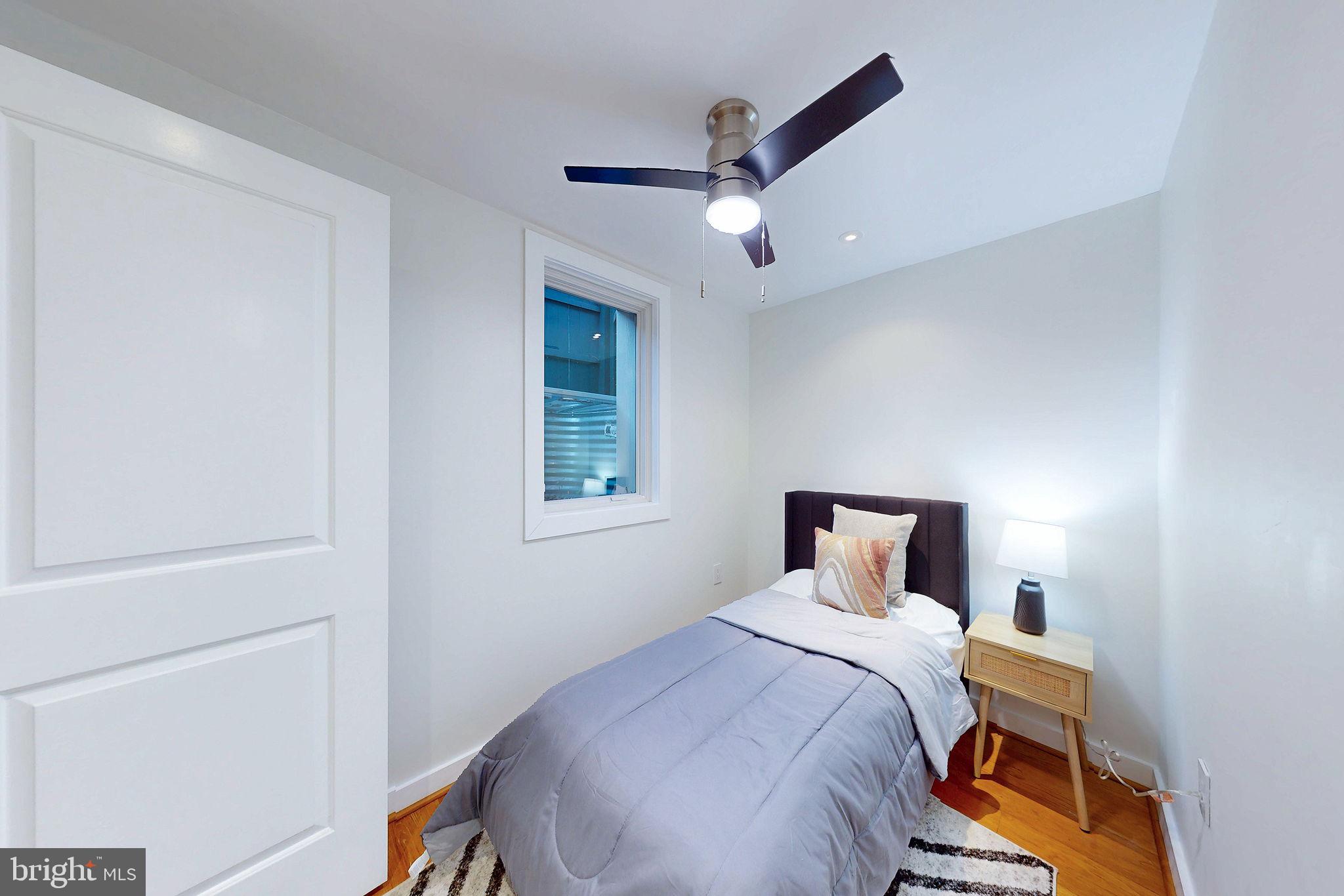 2806 FRANKLIN STREET NE