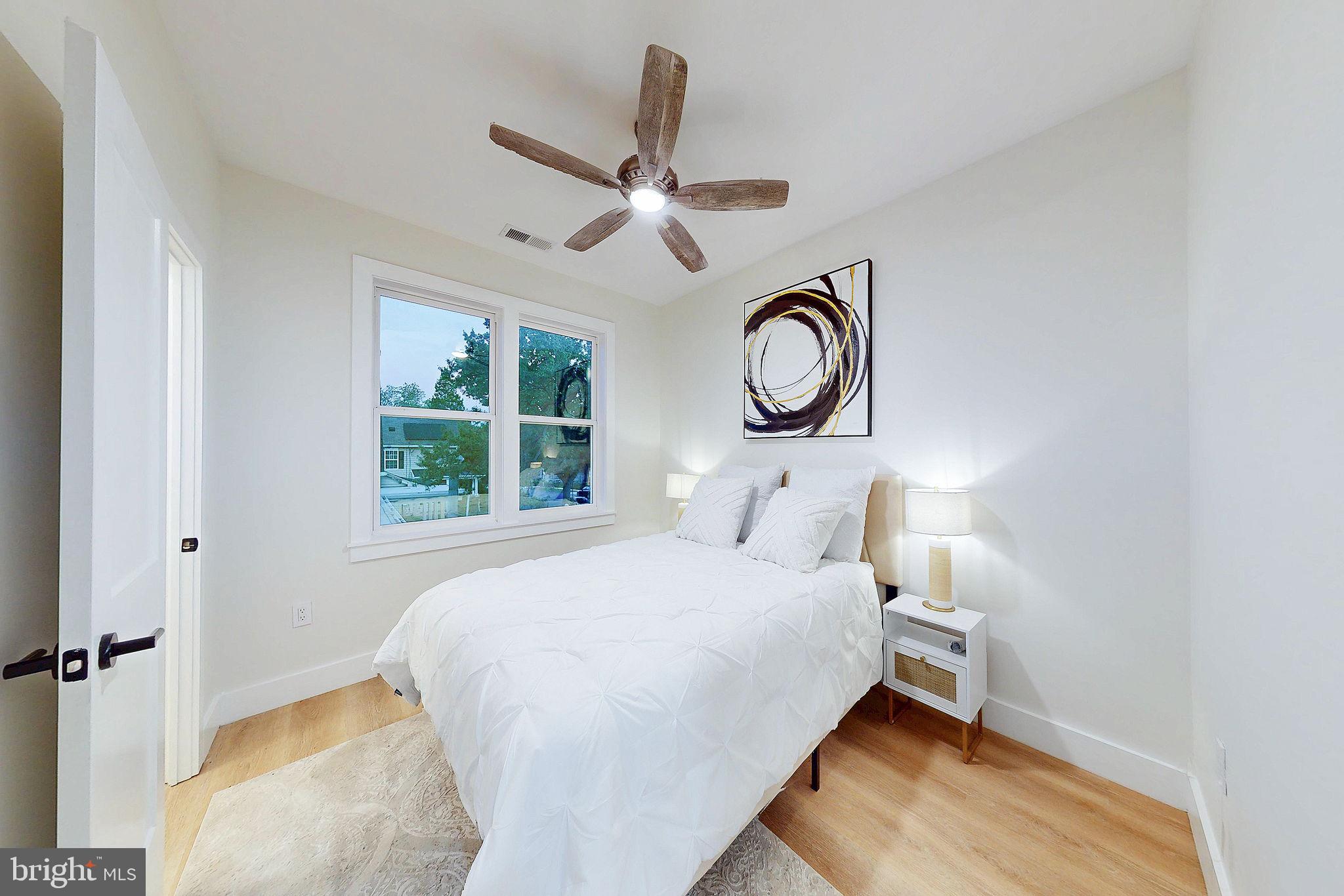 2806 FRANKLIN STREET NE