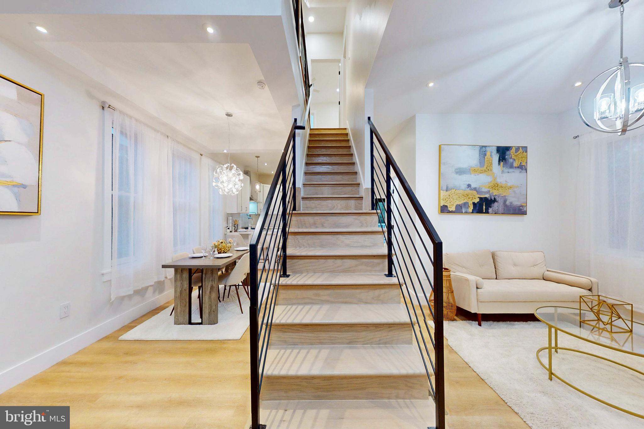 2806 FRANKLIN STREET NE