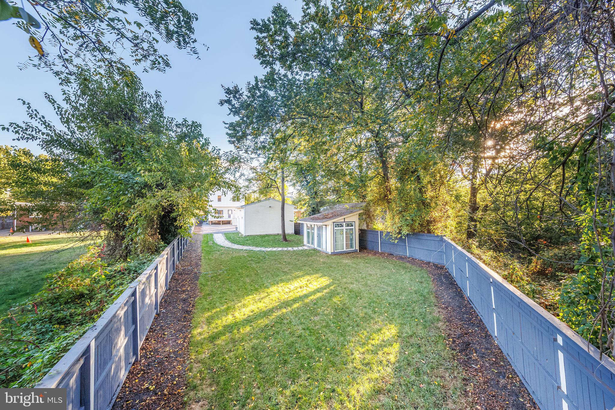 2806 FRANKLIN STREET NE