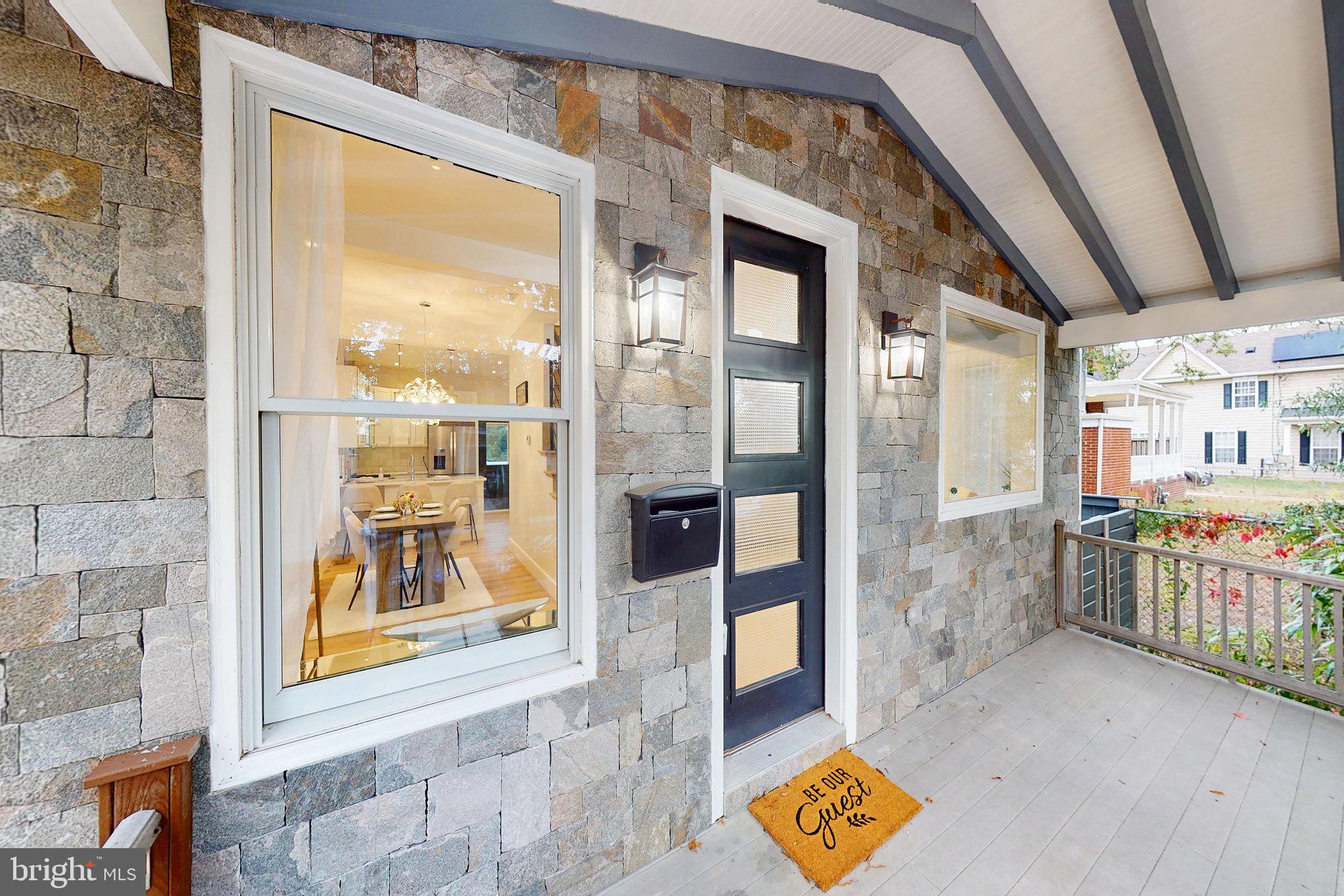 2806 FRANKLIN STREET NE