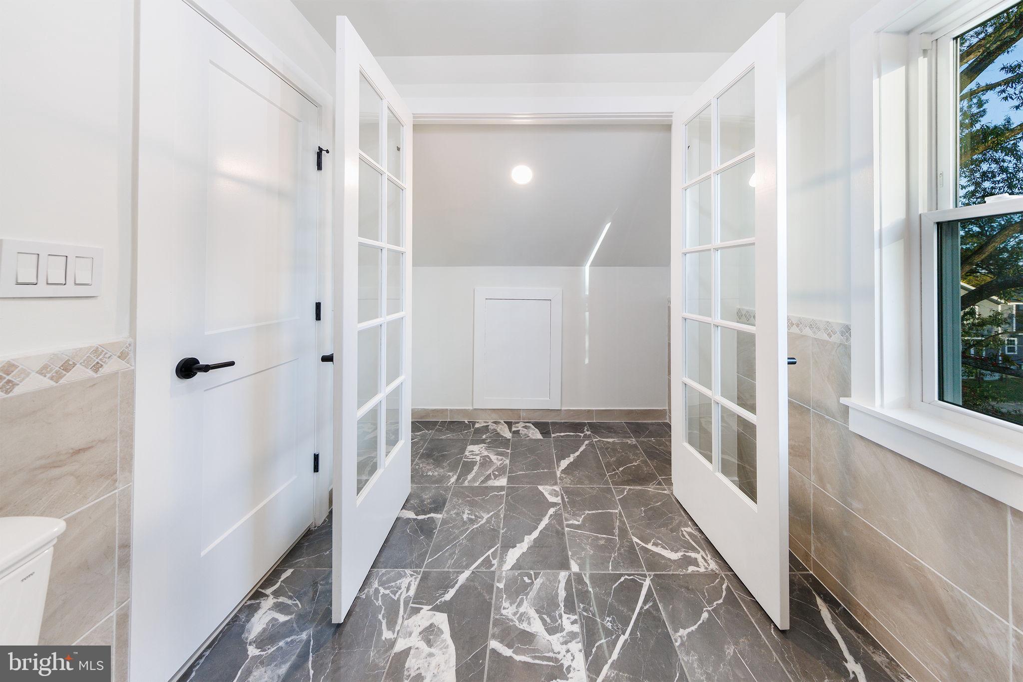 2806 FRANKLIN STREET NE