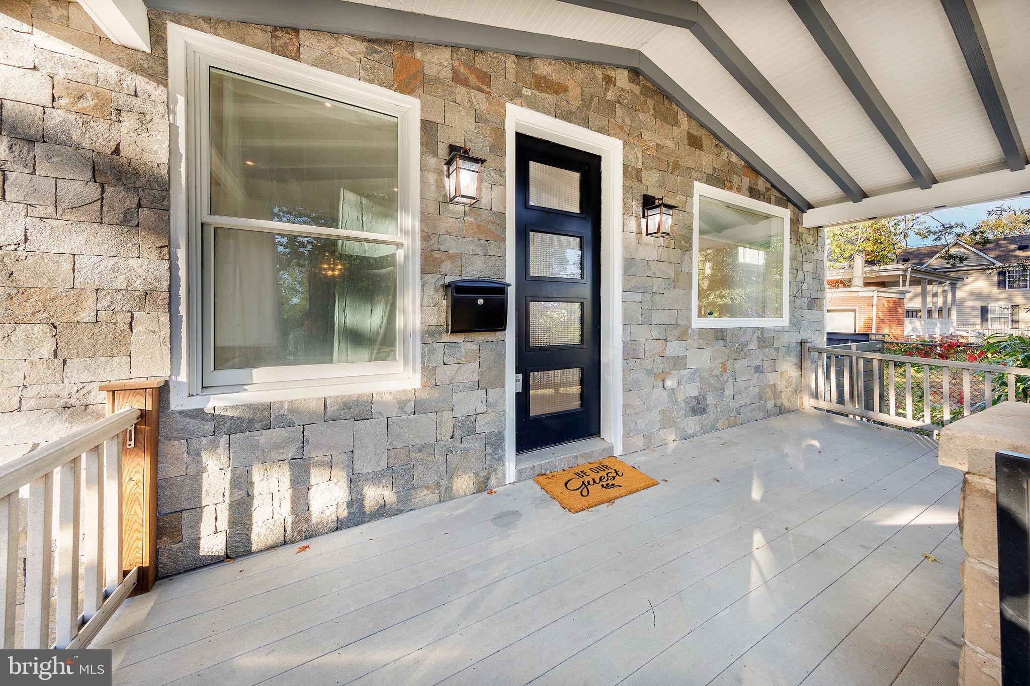 2806 FRANKLIN STREET NE