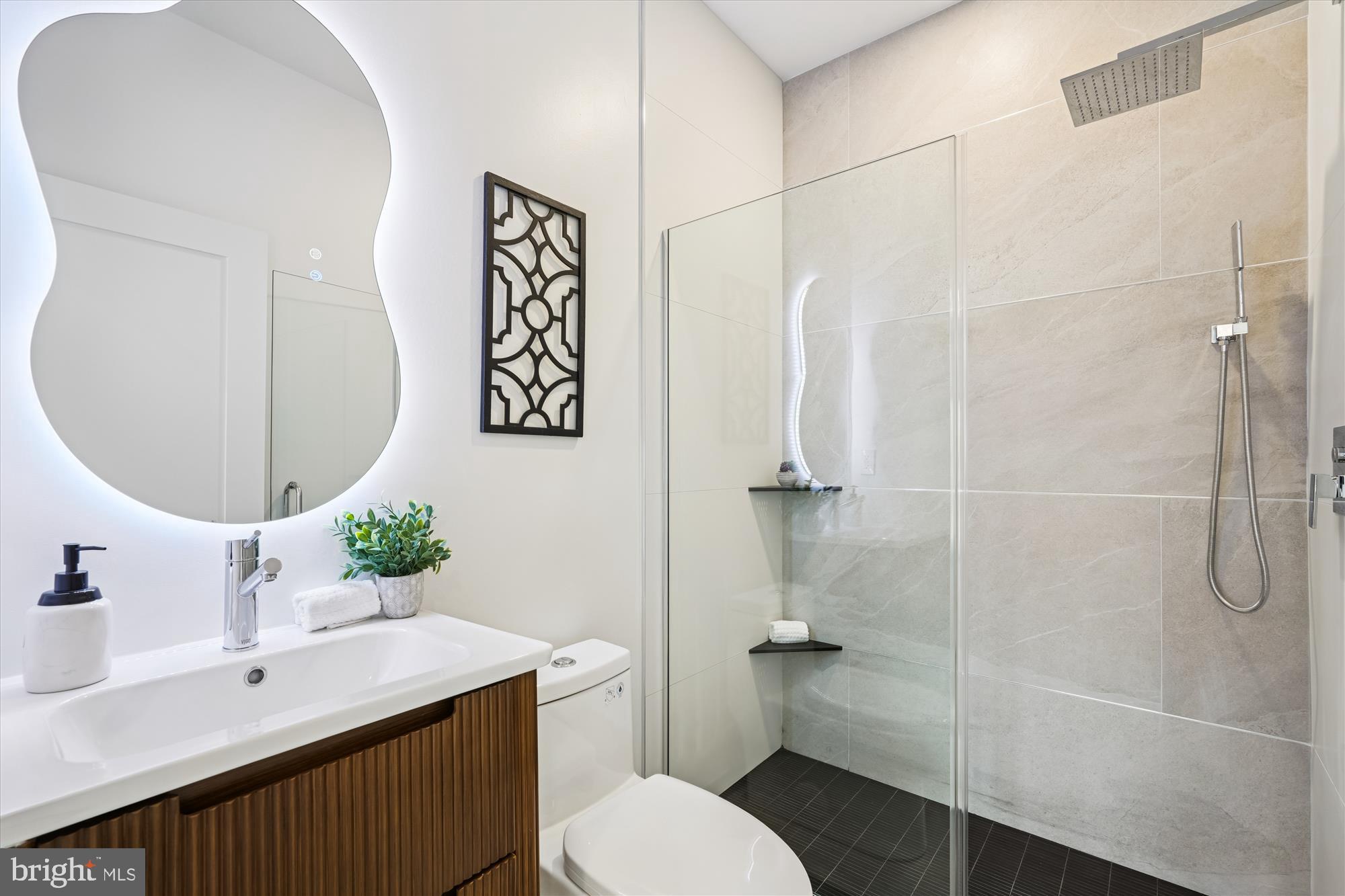 951 SHEPHERD STREET NW