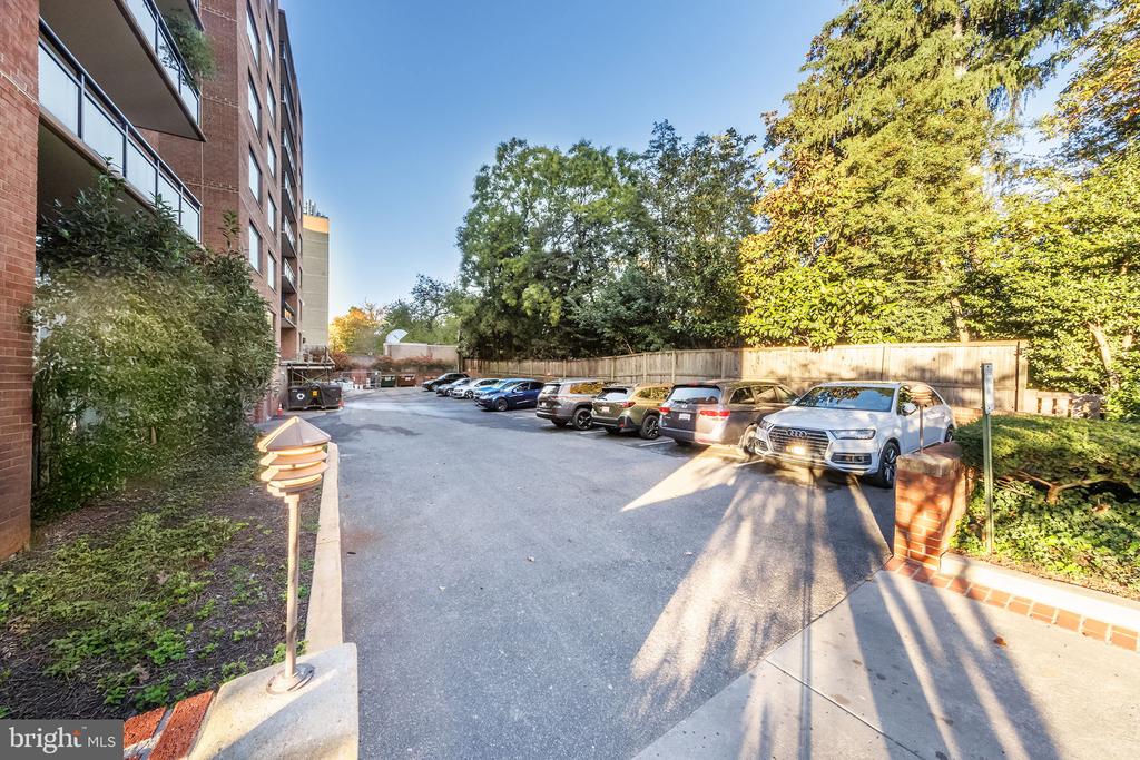 3315 WISCONSIN AVE NW #B1