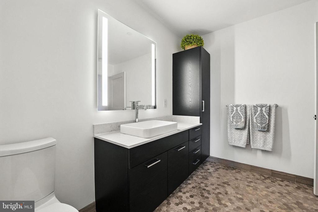 70 N STREET SE N913