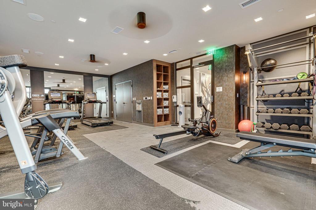 70 N STREET SE N913