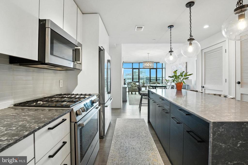 70 N STREET SE N913