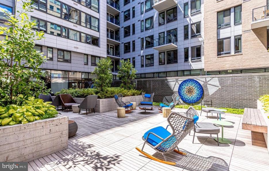 70 N STREET SE N913