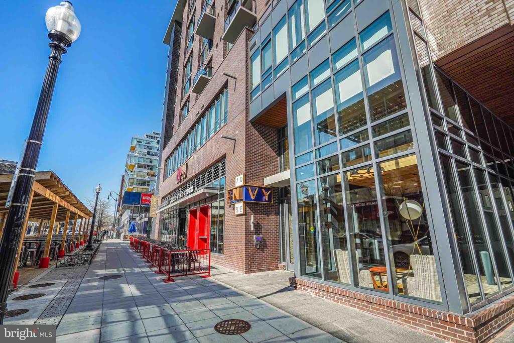 70 N STREET SE N913