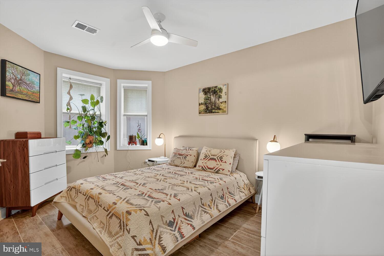 1014 10TH STREET NE 1