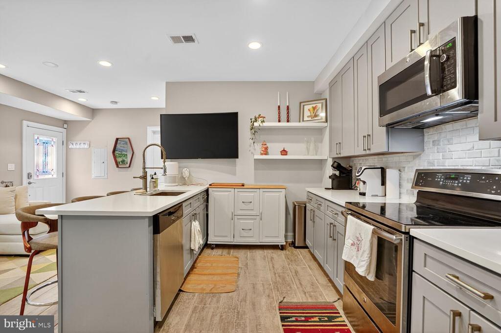 1014 10TH STREET NE 1