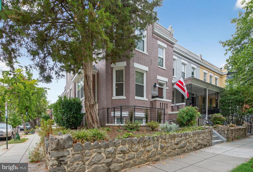 1014 10TH STREET NE 1