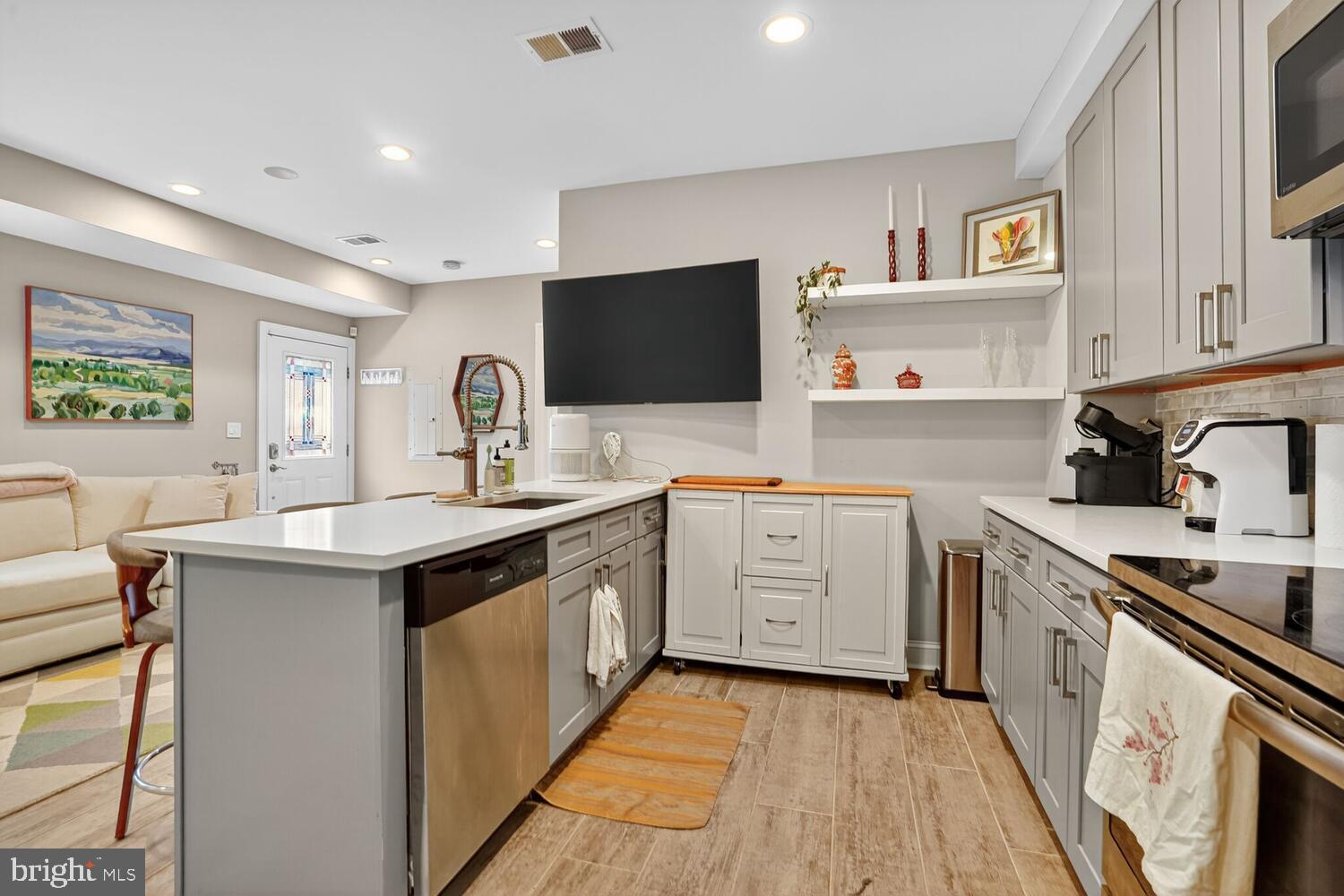 1014 10TH STREET NE 1