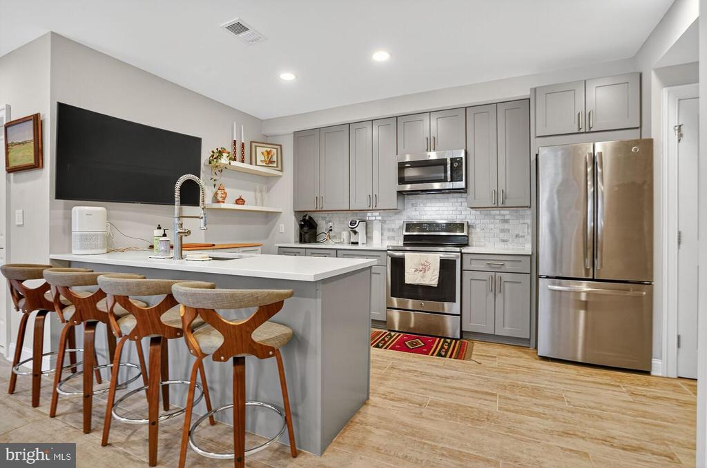1014 10TH STREET NE 1
