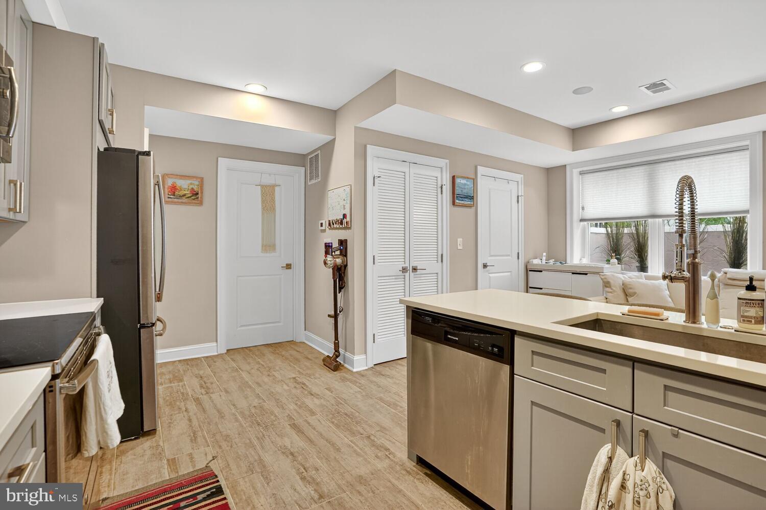 1014 10TH STREET NE 1