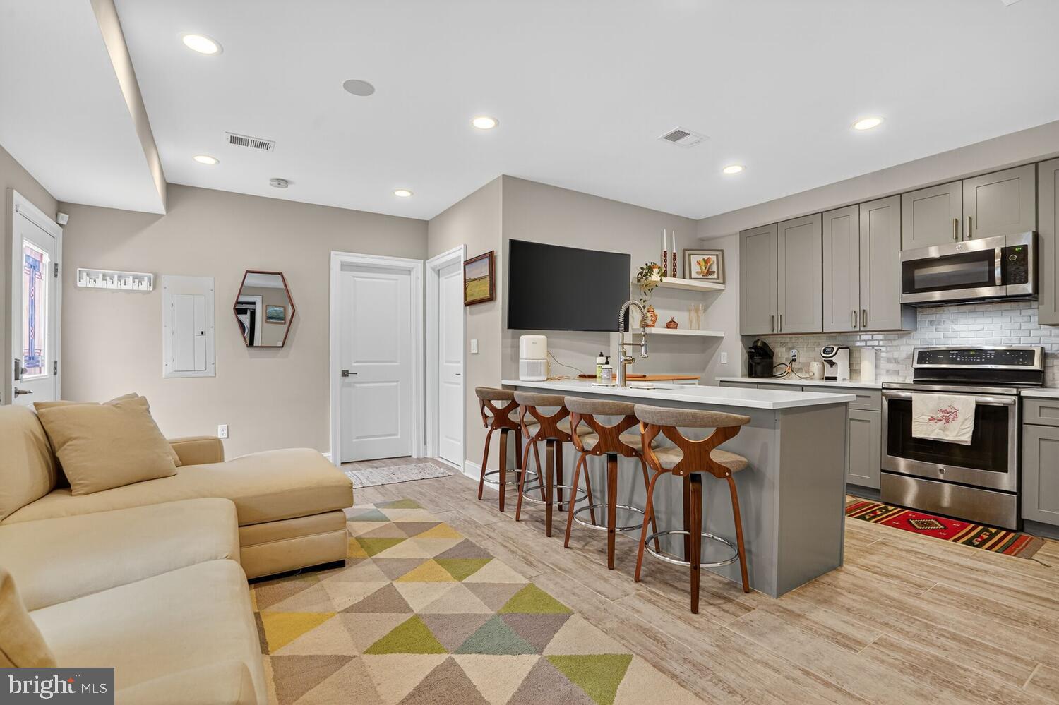 1014 10TH STREET NE 1