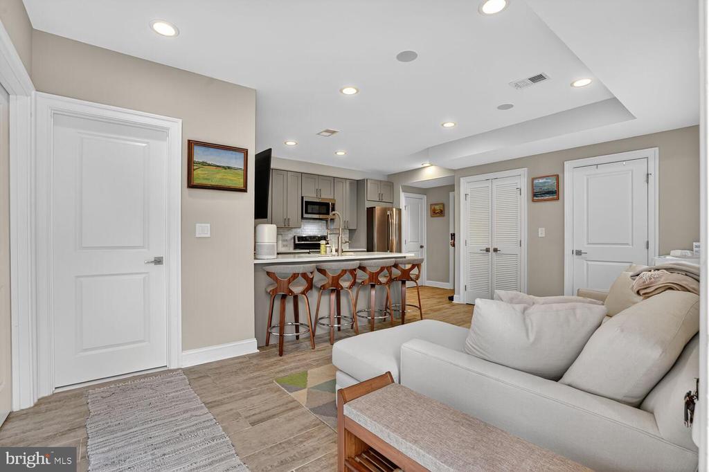 1014 10TH STREET NE 1