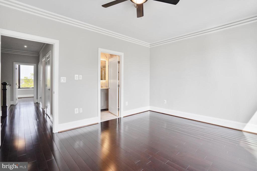 4523 GEORGIA AVENUE NW 2