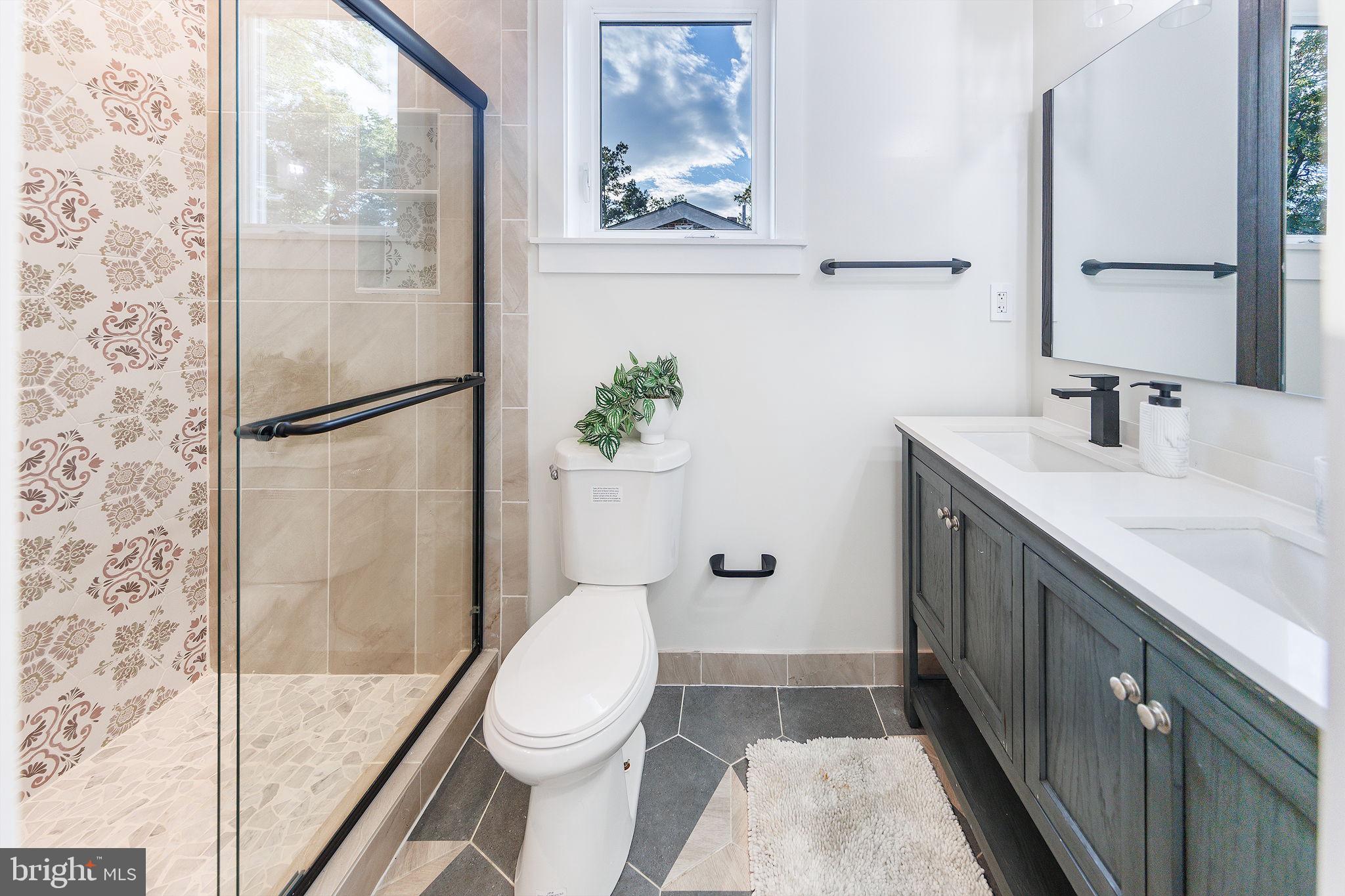 2806 FRANKLIN STREET NE