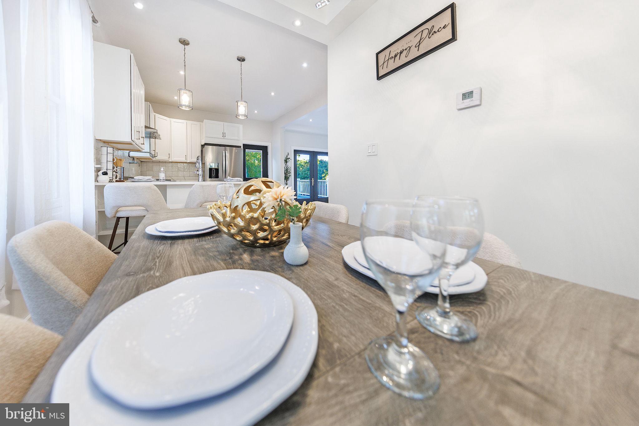 2806 FRANKLIN STREET NE