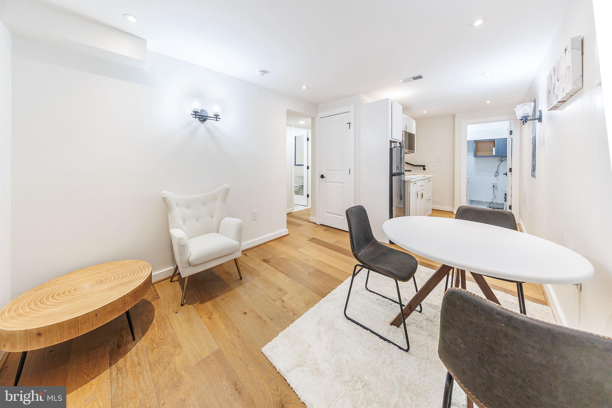 2806 FRANKLIN STREET NE