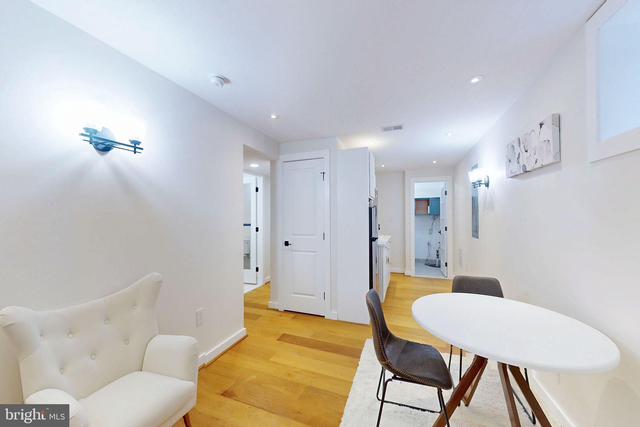 2806 FRANKLIN STREET NE