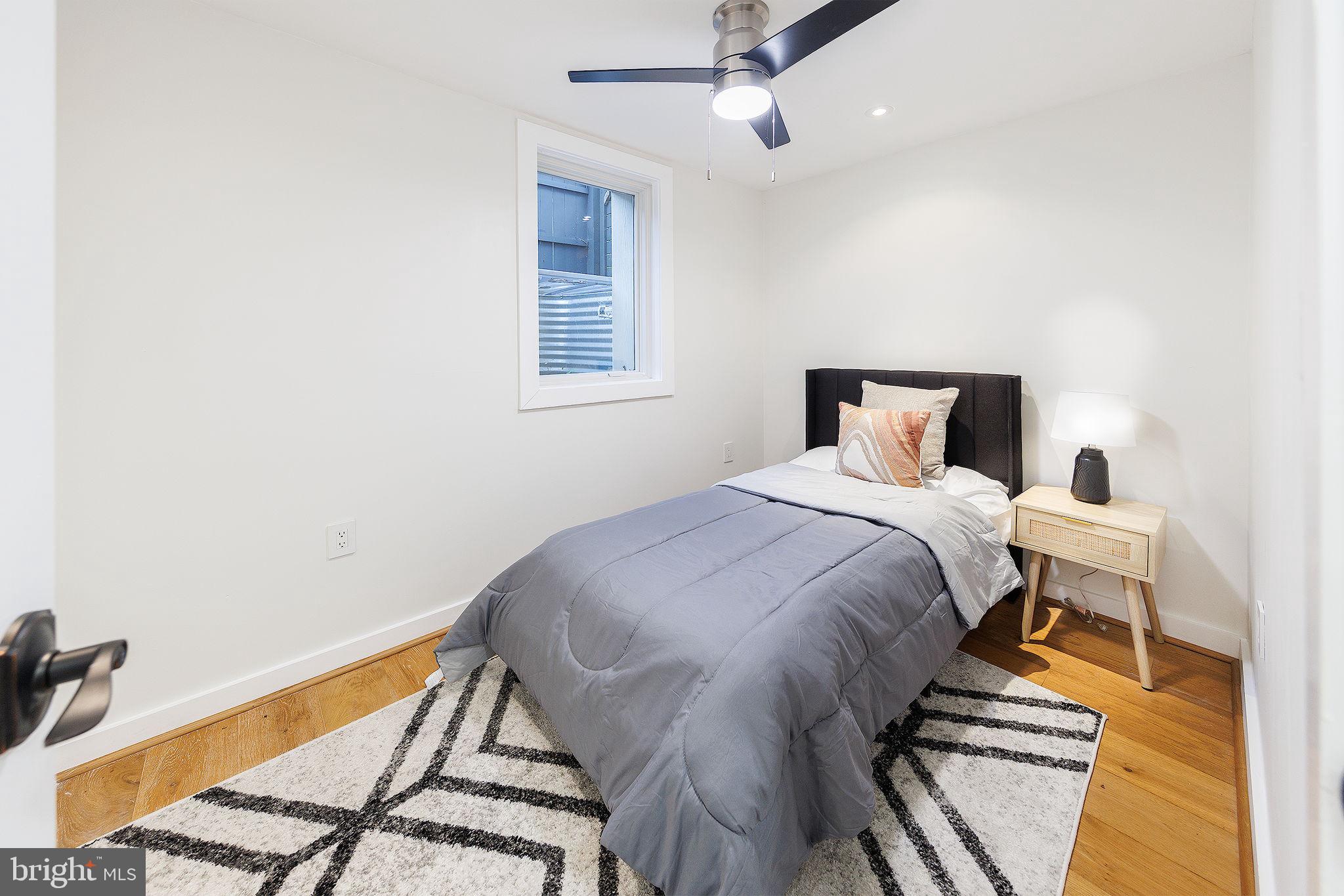 2806 FRANKLIN STREET NE