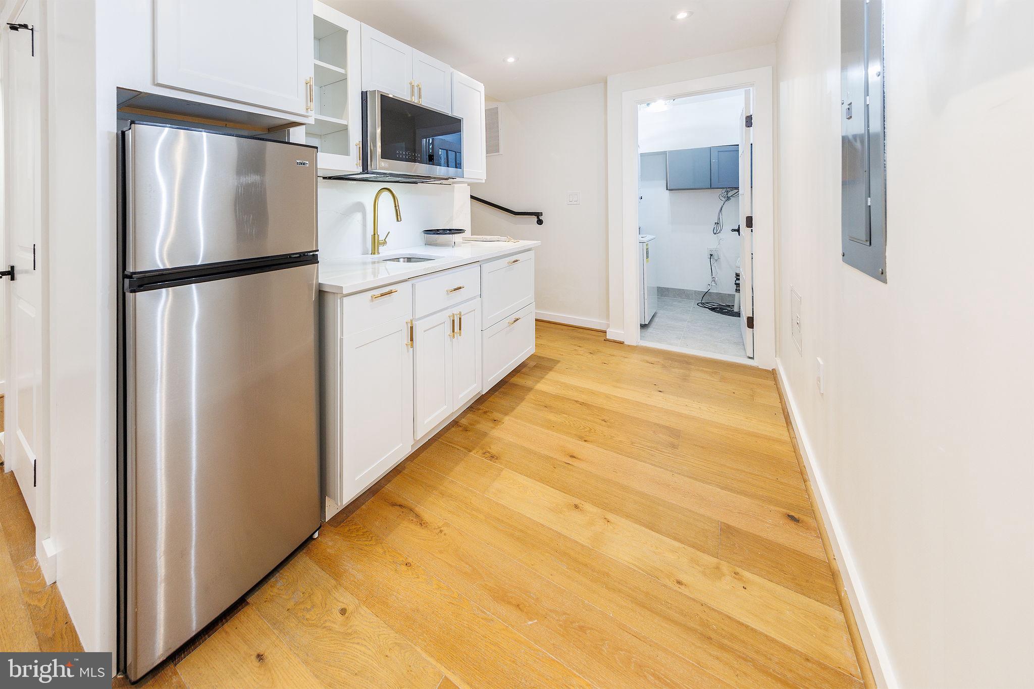 2806 FRANKLIN STREET NE