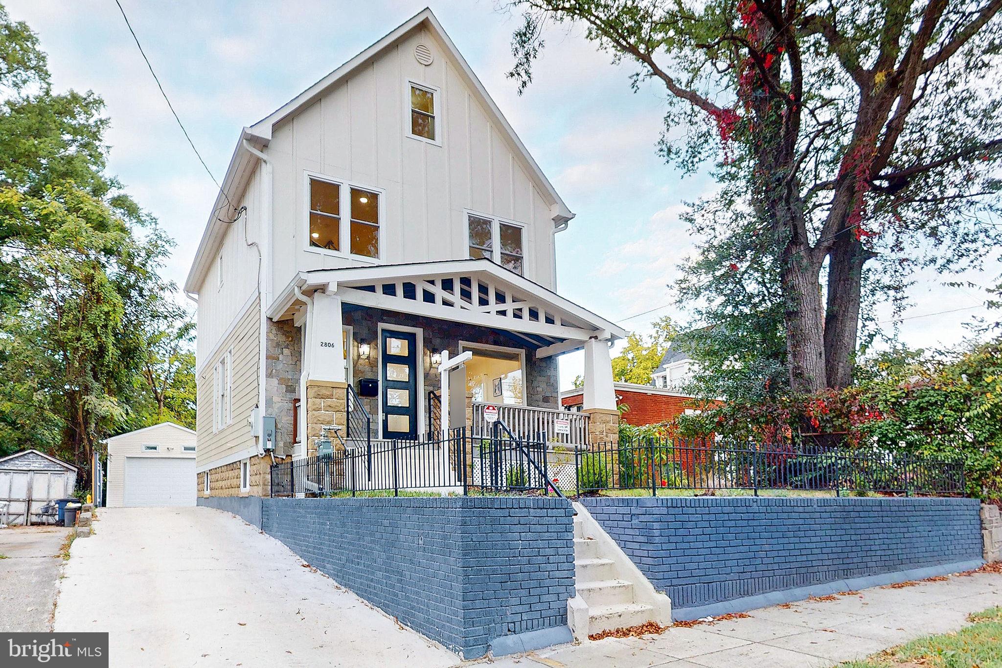 2806 FRANKLIN STREET NE