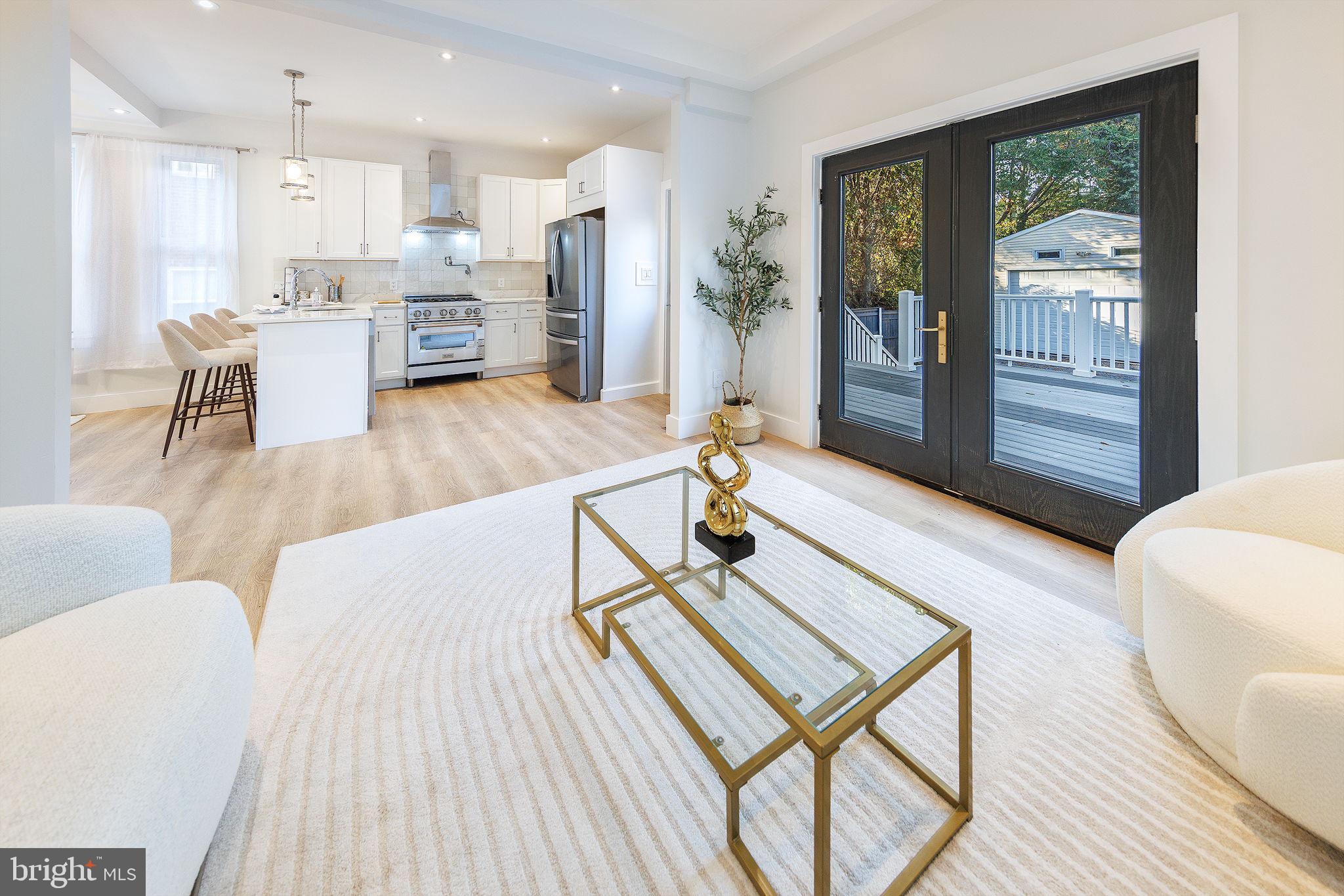 2806 FRANKLIN STREET NE